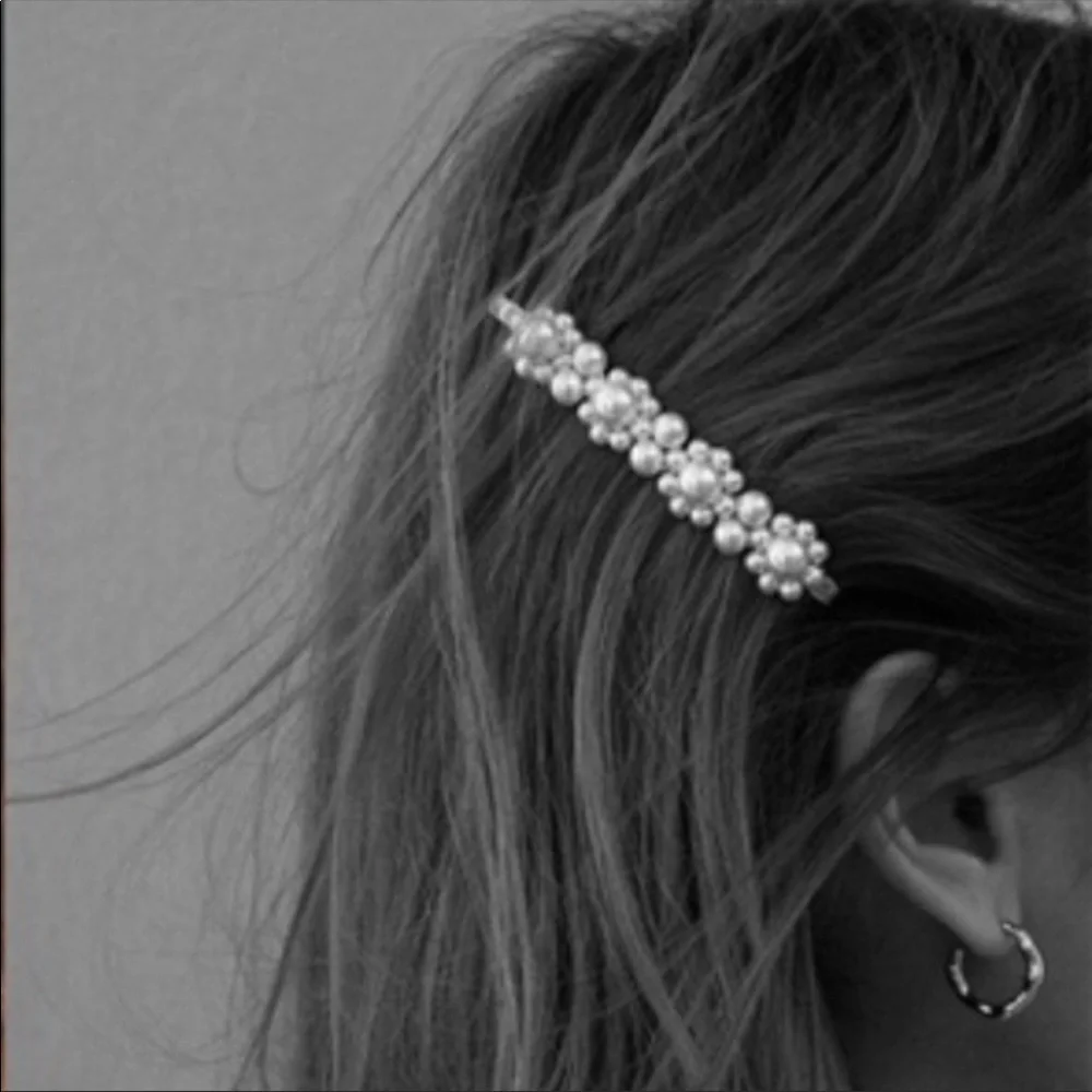 NWOT Cream Pearl Embellished Hair Clip Set - OS